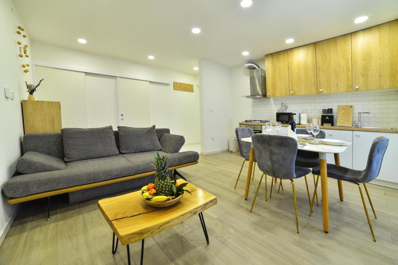 Apartment Maris Sinj Buitenkant foto