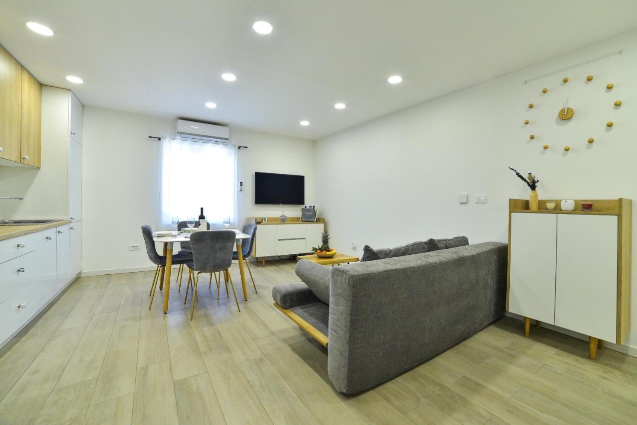 Apartment Maris Sinj Buitenkant foto