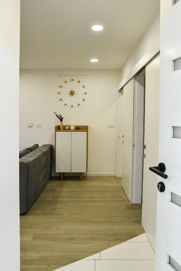 Apartment Maris Sinj Buitenkant foto
